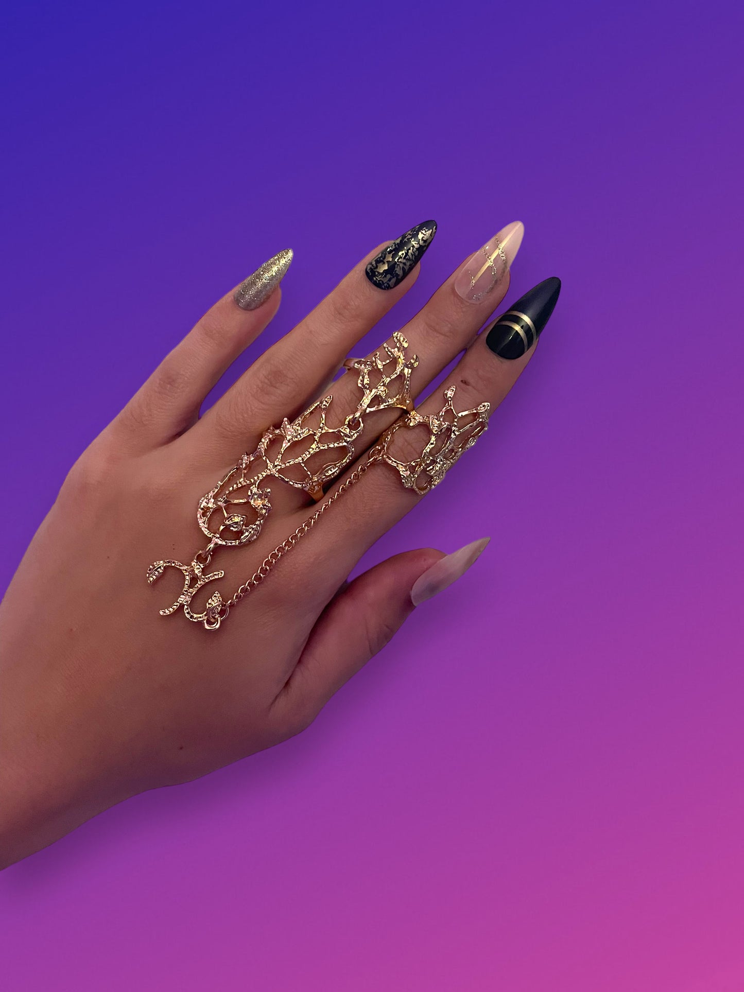 Vintage gold floral design mitten rings