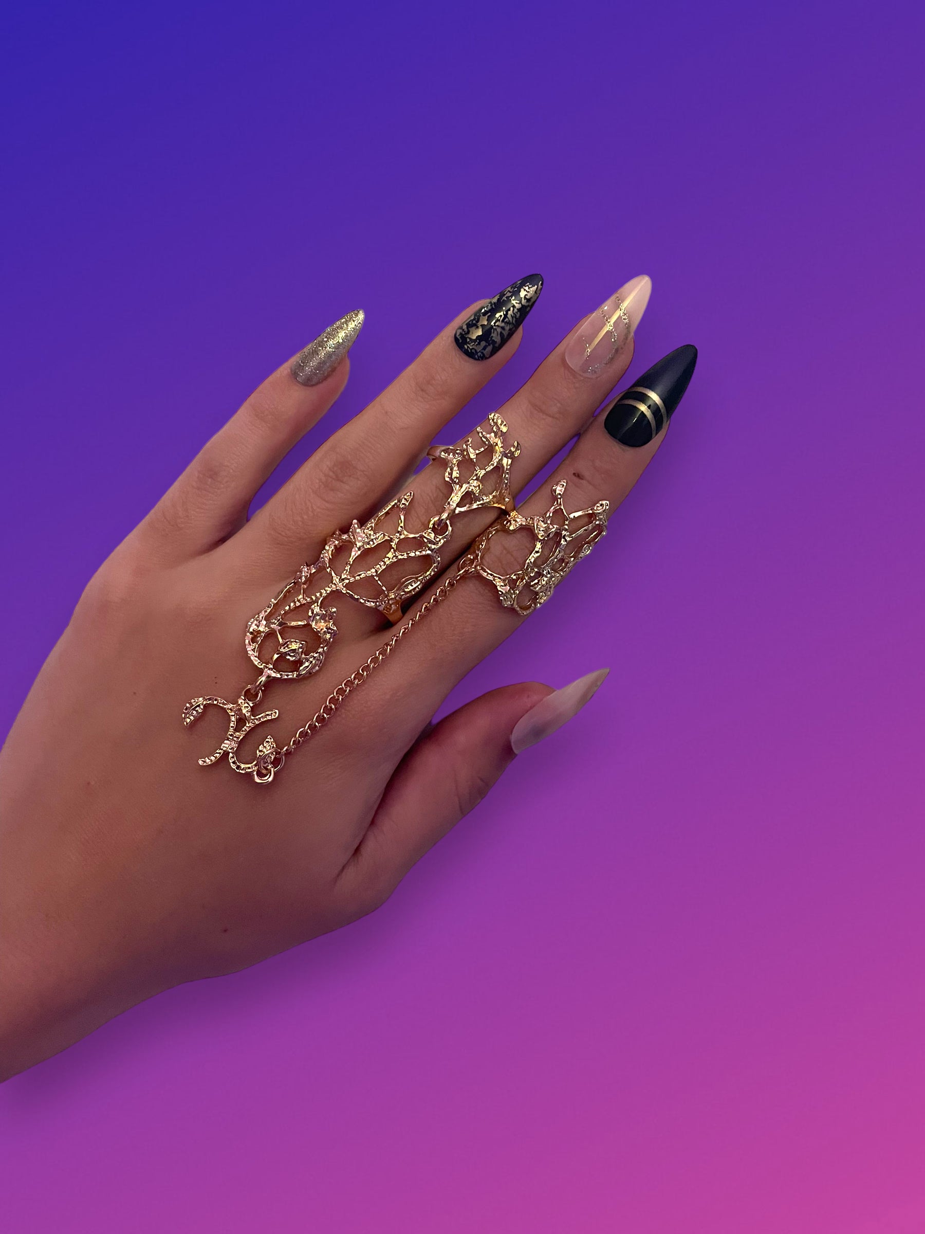 Vintage gold floral design mitten rings