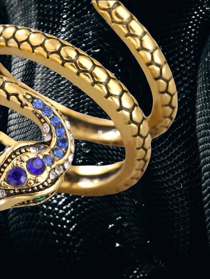 Rhinestone Details: Sapphire, emerald clear zircon