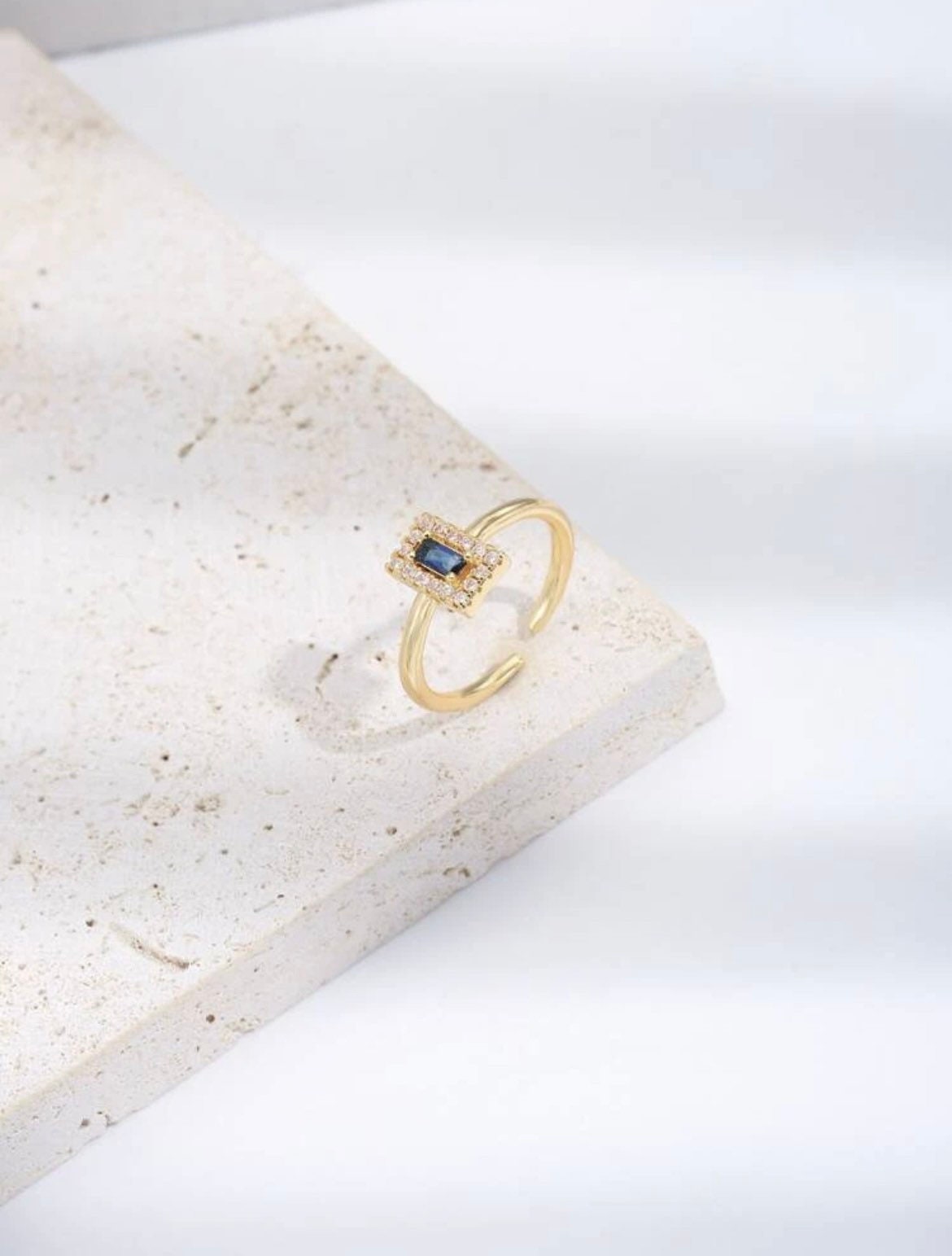 Blue baguette cut zircon ring